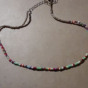 Multicolored choker